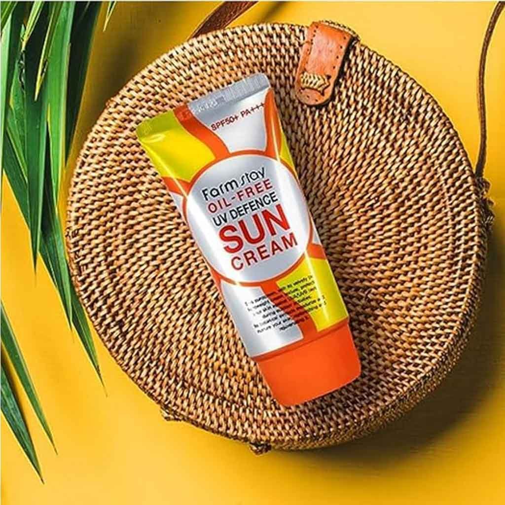Farm Stay Oil-Free UV Defence Sun cream SPF50+ PA+++ ++