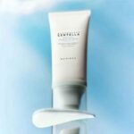 ⁦SKIN 1004 - Madagascar Centella Hyalu-Cica Water-Fit Sun Serum⁩ - الصورة ⁦2⁩