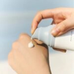 ⁦SKIN 1004 - Madagascar Centella Hyalu-Cica Water-Fit Sun Serum⁩ - الصورة ⁦3⁩